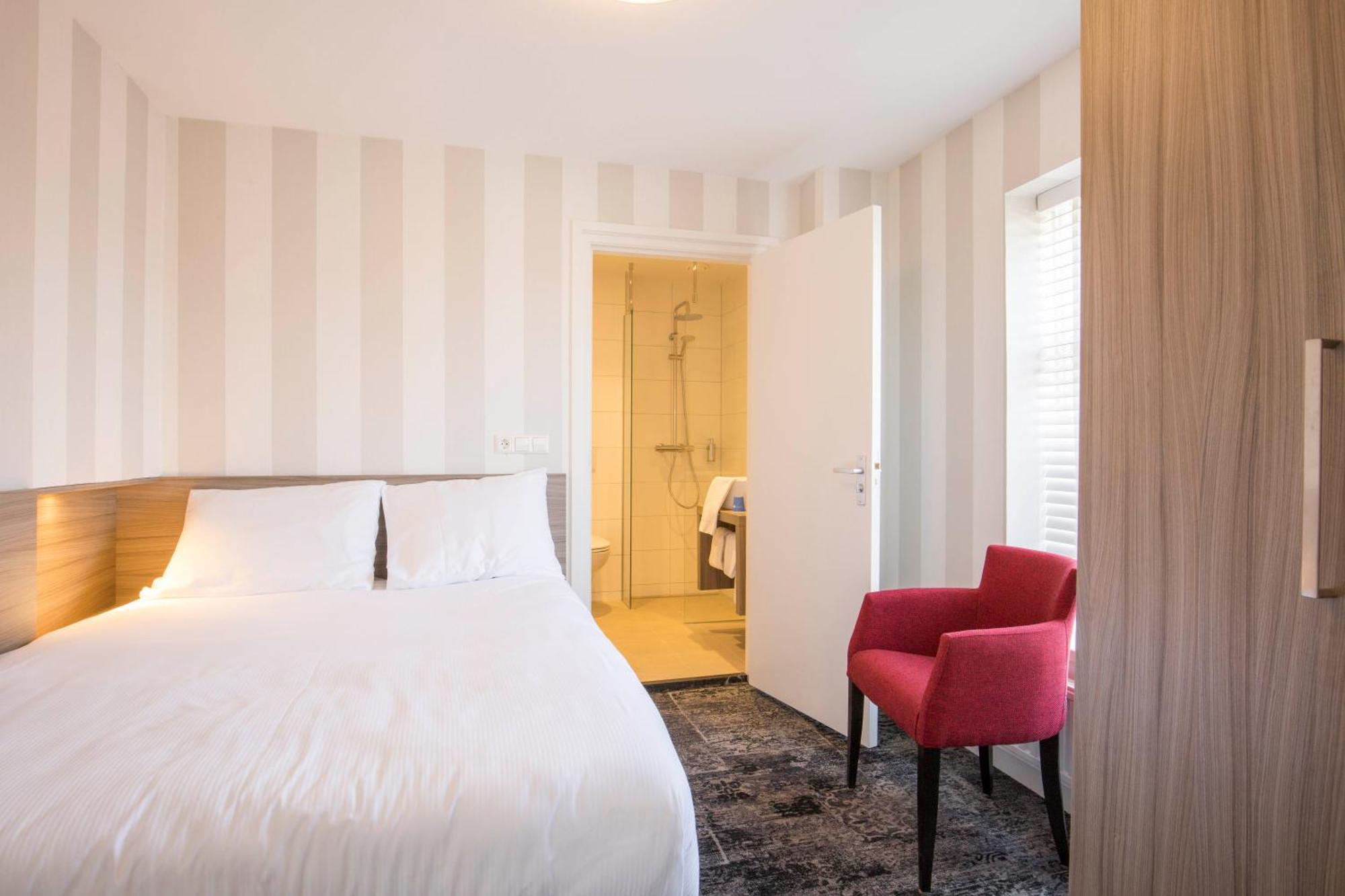 Small Double Room,1280219359:JPEG